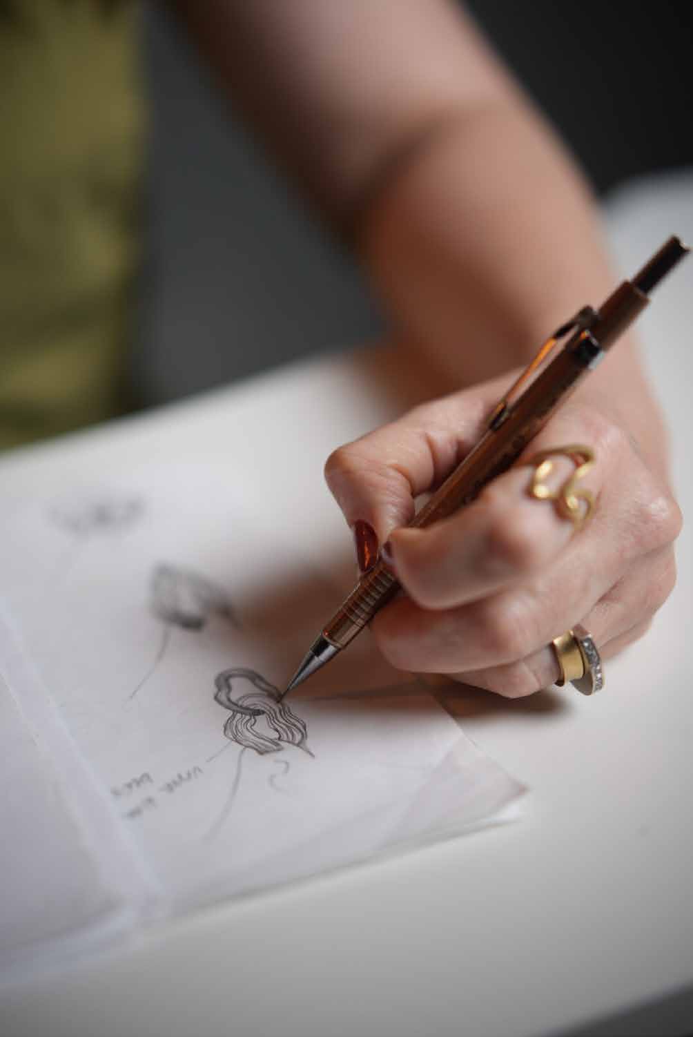 Croqui de joia desenhado à mão
