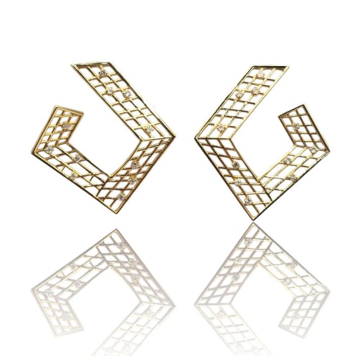 Brinco Tramas com diamante R$ 10x R$ 598,00